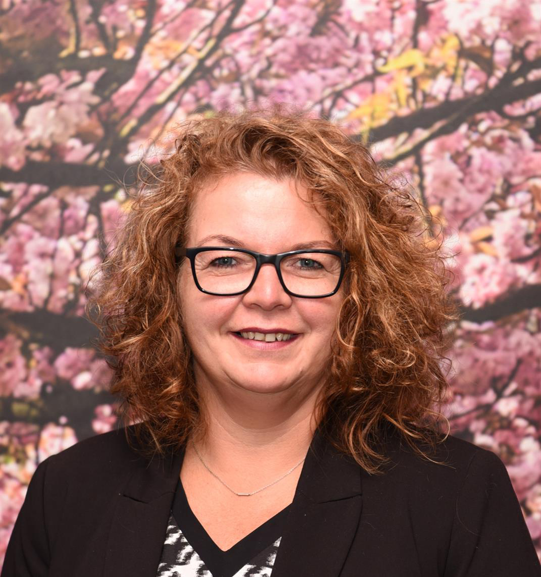 esther vieveen Uitvaartverzorger bij D&O uitvaart Esther Vieveen-uitvaartverzorger bij uitvaart dordrecht